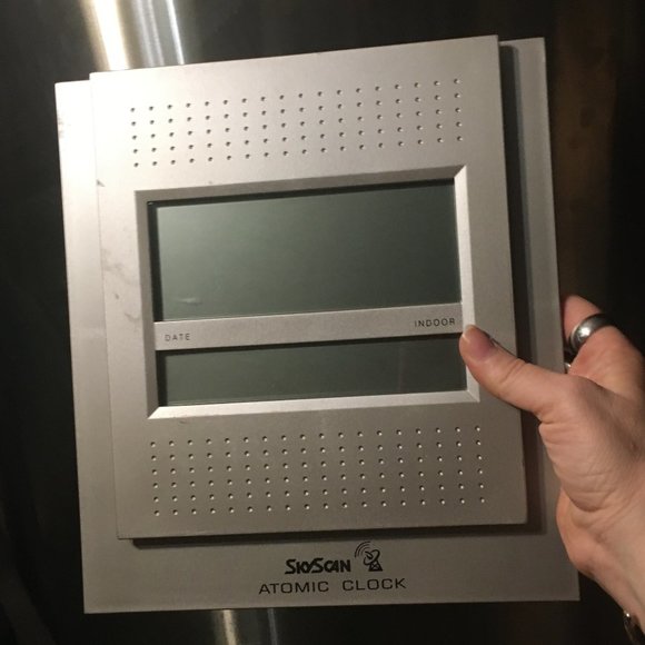 Skyscan Atomic Clock - 188 $30 or $25 w/offer - Picture 1 of 3